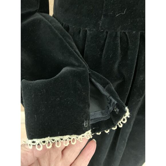 Vintage 1970’s Velvet Goth Prairie Victorian Dress Puff Shoulder Crochet Sz XS/S - Picture 10 of 15